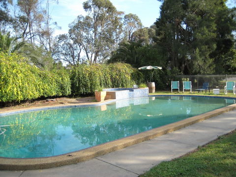 Greenacres Motel - Holiday Cairns 1