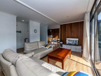 Villa Ellisa Unit 4 / 10 Columbia Close - Holiday Cairns 0