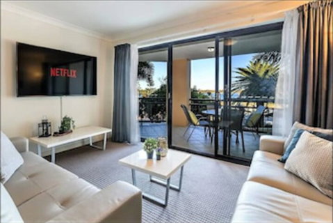 Gold Coast Apartment At Sandcastles On Broadwater - Holiday Cairns 0