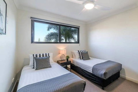 Gold Coast Apartment At Sandcastles On Broadwater - Holiday Cairns 5