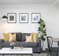 CANBERRA CHIC-Hosted by L'Abode - Holiday Cairns