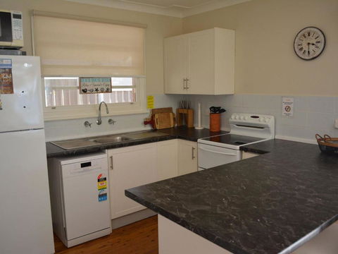 Wanda Magic 19 Randall Drive Beautiful Water Front House - Holiday Cairns 5