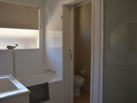 Wanda Magic 19 Randall Drive Beautiful Water Front House - Holiday Cairns 3