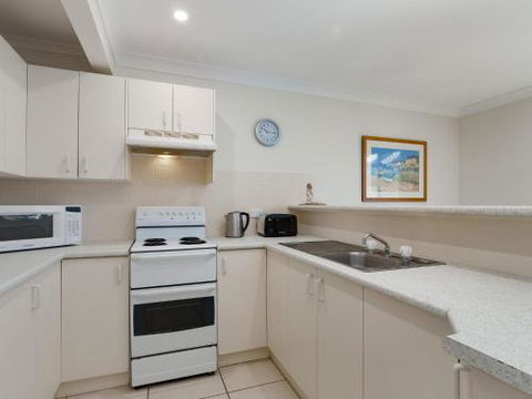 Walk On Birubi 1 / 40 Ocean Ave Pet Friendly WIFI Boat Parking & Water Views - Holiday Cairns 3