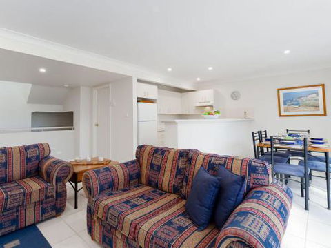 Walk On Birubi 1 / 40 Ocean Ave Pet Friendly WIFI Boat Parking & Water Views - Holiday Cairns 1