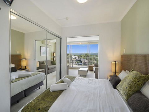 Hinterland Luxury 1 Bedroom Hinterland View Apt - Holiday Cairns 4