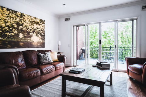 Wattle Terrace - Holiday Cairns 1