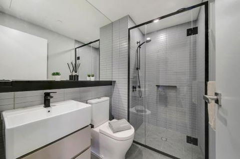 A Modern 2BR Apt 5 Min Walk To Melbourne Central - Holiday Cairns 2