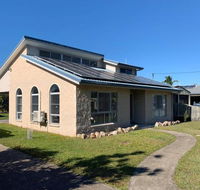 11 Anchovy Street Tin Can Bay Summer Haven coastal retreat - Holiday Cairns