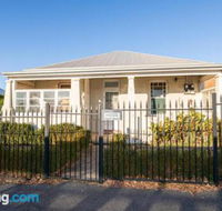 William Cottage Central Heritage Home - Holiday Cairns