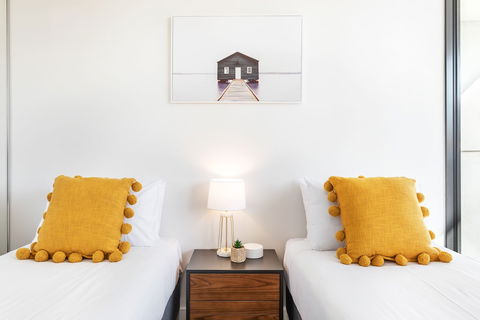 Urban Rest - Founders Lane - Holiday Cairns 5