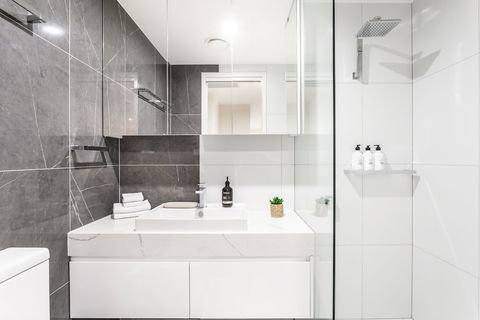 Urban Rest - Founders Lane - Holiday Cairns 6
