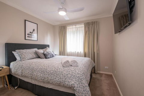 Wonderful Windred Modern Comfy Quiet - Holiday Cairns 3
