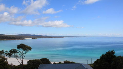 SEA EAGLE COTTAGE Amazing Views Of Bay Of Fires - Holiday Cairns 2
