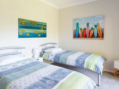 One Street From Main Beach - Holiday Cairns 1