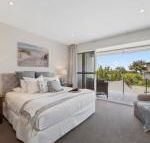 Beachfront by the CC Family friendly plunge pool steps to the beach - Holiday Cairns