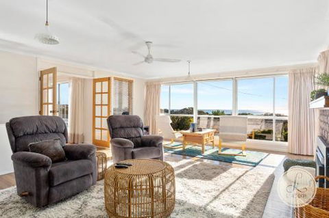 TASSIE SEASIDE SERENITY LAbode Accommodation - Holiday Cairns 0