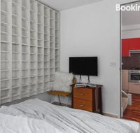 Heart of Sandringham Apartment by Ready Set Host - Holiday Cairns
