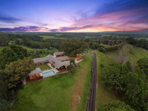 A PERFECT STAY Serene Myocum - Holiday Cairns 1