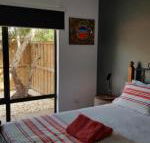 Red Ochre  Large 1BR with Private Courtyard - Holiday Cairns