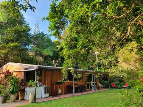 Garden Studio - Holiday Cairns 5