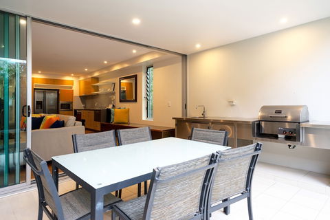 A PERFECT STAY - Your Place At Belongil Beach - Holiday Cairns 3