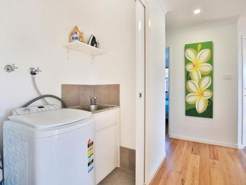 VIlla Zelma Culburra Beach - Holiday Cairns 1