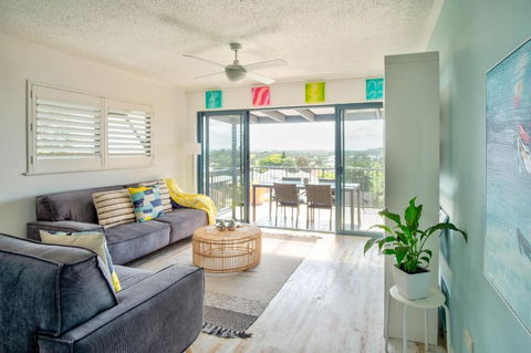 Coolum Beach 3 Level Townhouse Private Rooftop Terrace Spa Overlooking Mount Coolum - Holiday Cairns 6