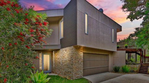 SURF Side SECRET INVERLOCH - Holiday Cairns 0
