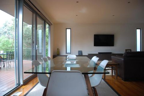 SURF Side SECRET INVERLOCH - Holiday Cairns 5