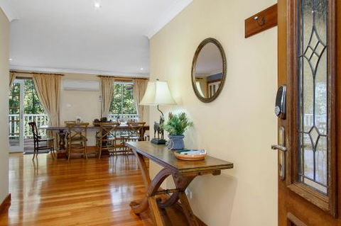 Hilldo Lovely Mountainside Accommodation - Holiday Cairns 3