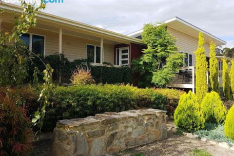The Old Picnic Ground At Ironstone B & B - Holiday Cairns 4