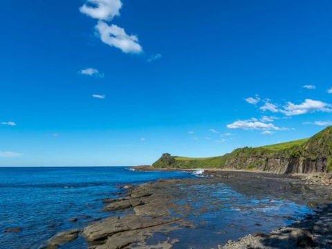 COASTLINE Boat Harbour Gerringong 4pm Check Out Sundays - Holiday Cairns 4