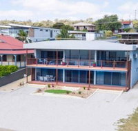 Almonta Apartments on the water front - Holiday Cairns