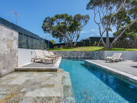 Stunning Sorrento Escape With Pool - Holiday Cairns 4