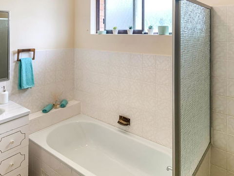 Fairburn Apartment 6 - Holiday Cairns 2