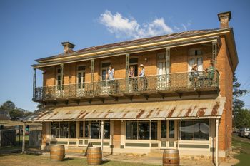 Hill End Historic Cottages - Holiday Cairns 0