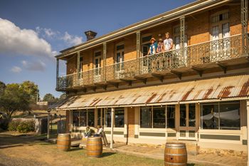 Hill End Historic Cottages - Holiday Cairns 5