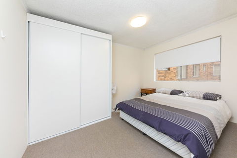 Dolphin Court Unit 1 - Holiday Cairns 3
