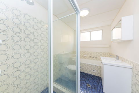 Dolphin Court Unit 1 - Holiday Cairns 1