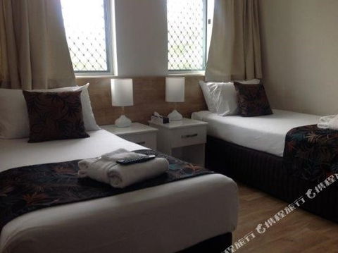 BEST WESTERN CASTLE LODGE MOTEL - Holiday Cairns 5