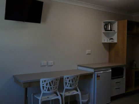 BEST WESTERN CASTLE LODGE MOTEL - Holiday Cairns 1