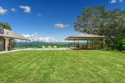 A PERFECT STAY - Serene Myocum - Holiday Cairns 0