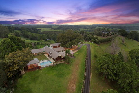 A PERFECT STAY - Serene Myocum - Holiday Cairns 1