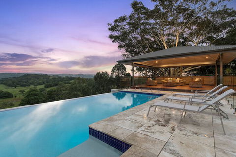 A PERFECT STAY - Serene Myocum - Holiday Cairns 6