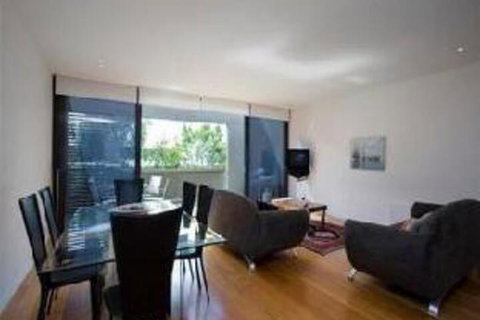 Anglesea Surf Beach Apartments - Holiday Cairns 2