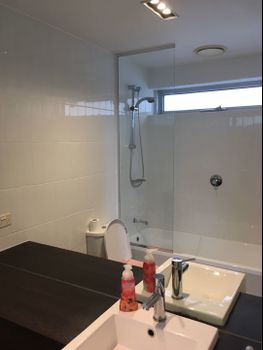 V Apartment - Holiday Cairns 4