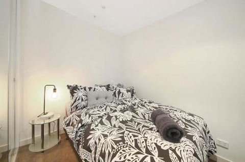A Cozy 2BR CBD Apartment Near Bourke St. Mall - Holiday Cairns 1