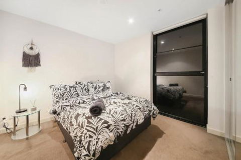 A Cozy 2BR CBD Apartment Near Bourke St. Mall - Holiday Cairns 3
