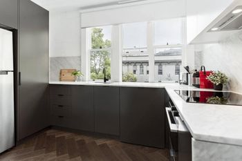 Stunning City Apartment H350 - Holiday Cairns 1